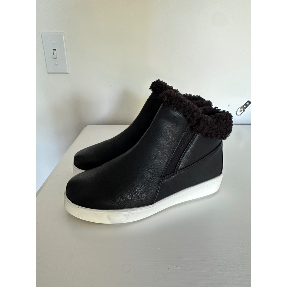 Muk Luks Womens Black Faux Leather Faux Shearling Trim Sneaker Ankle Boots 8‎